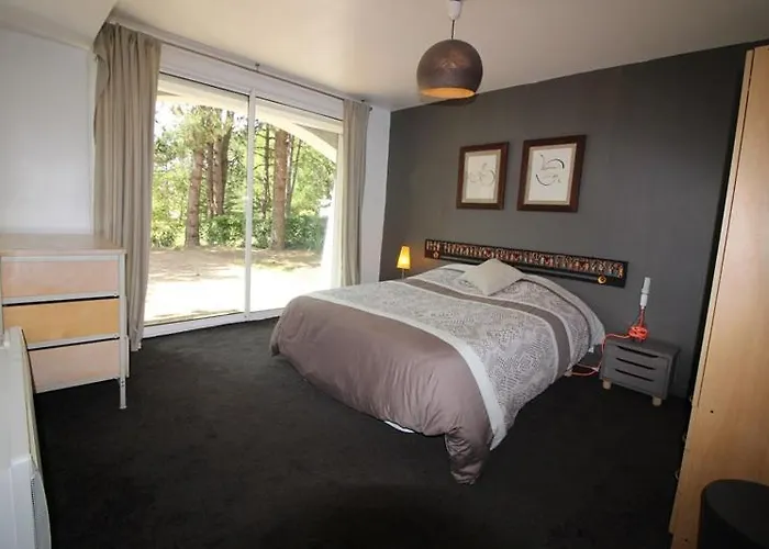 Annonce Professionnelle. Jolie Maison De Vacances 4 Chambres Avec Jardin A Proximite De La Mer.